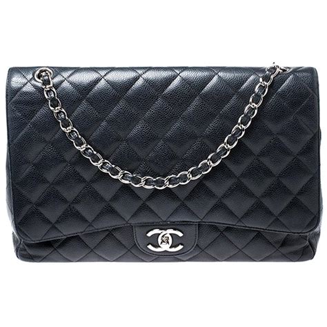 2011 Maxi Classic Caviar Double Flap shoulder bag 